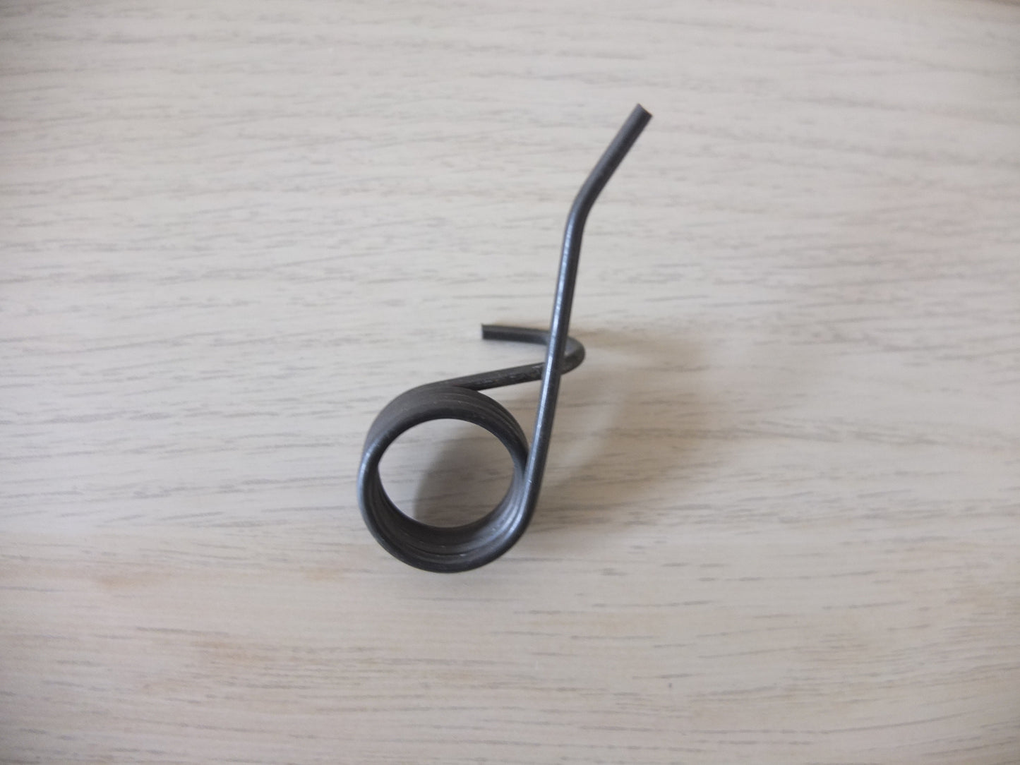 P13/053 Early S7 Ratchet cover return spring