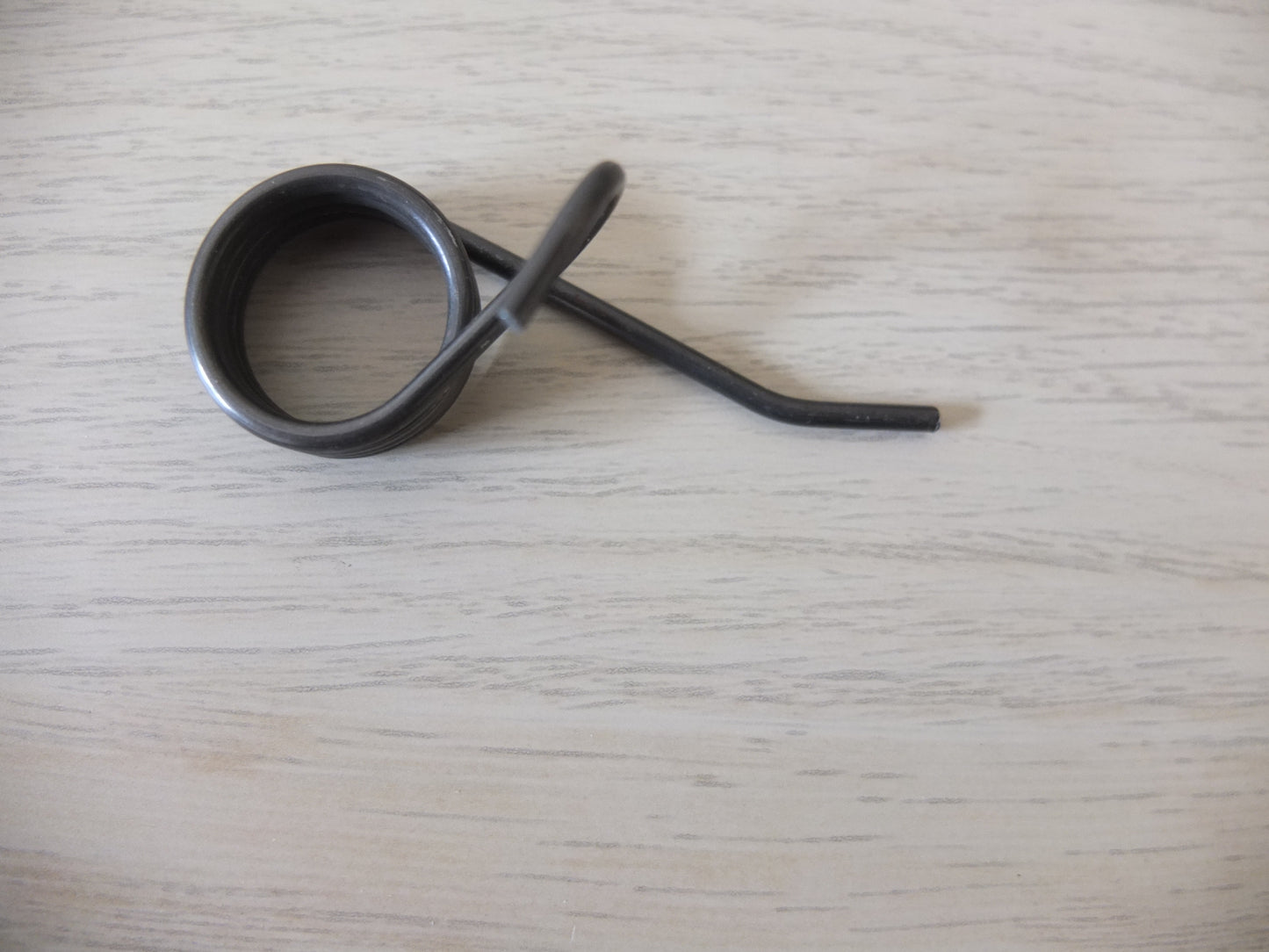 P13/053 Early S7 Ratchet cover return spring