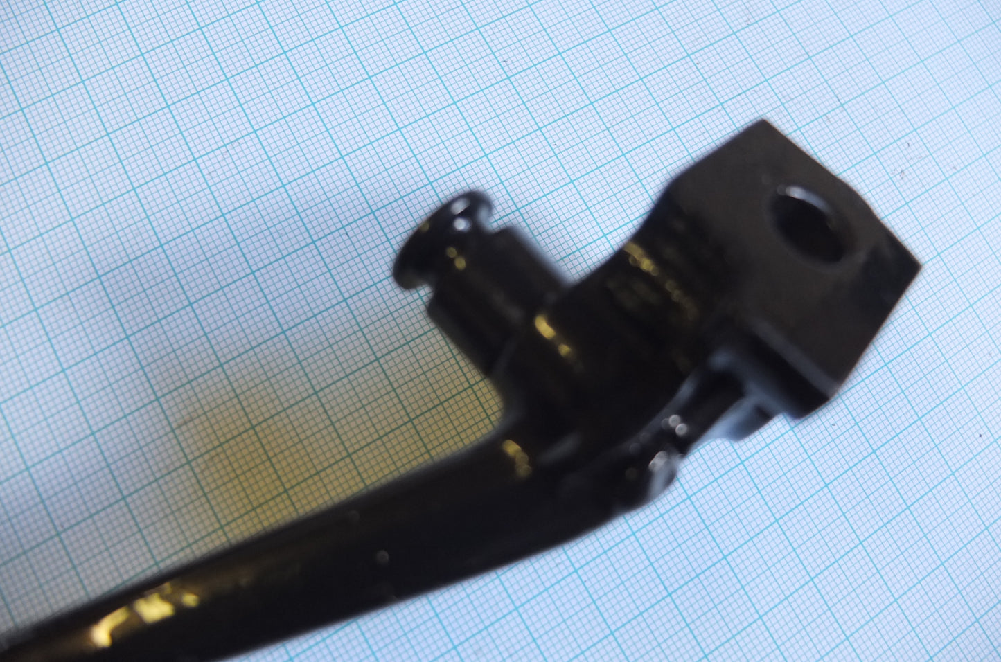 P3/073 Centre stand leg (nearside)