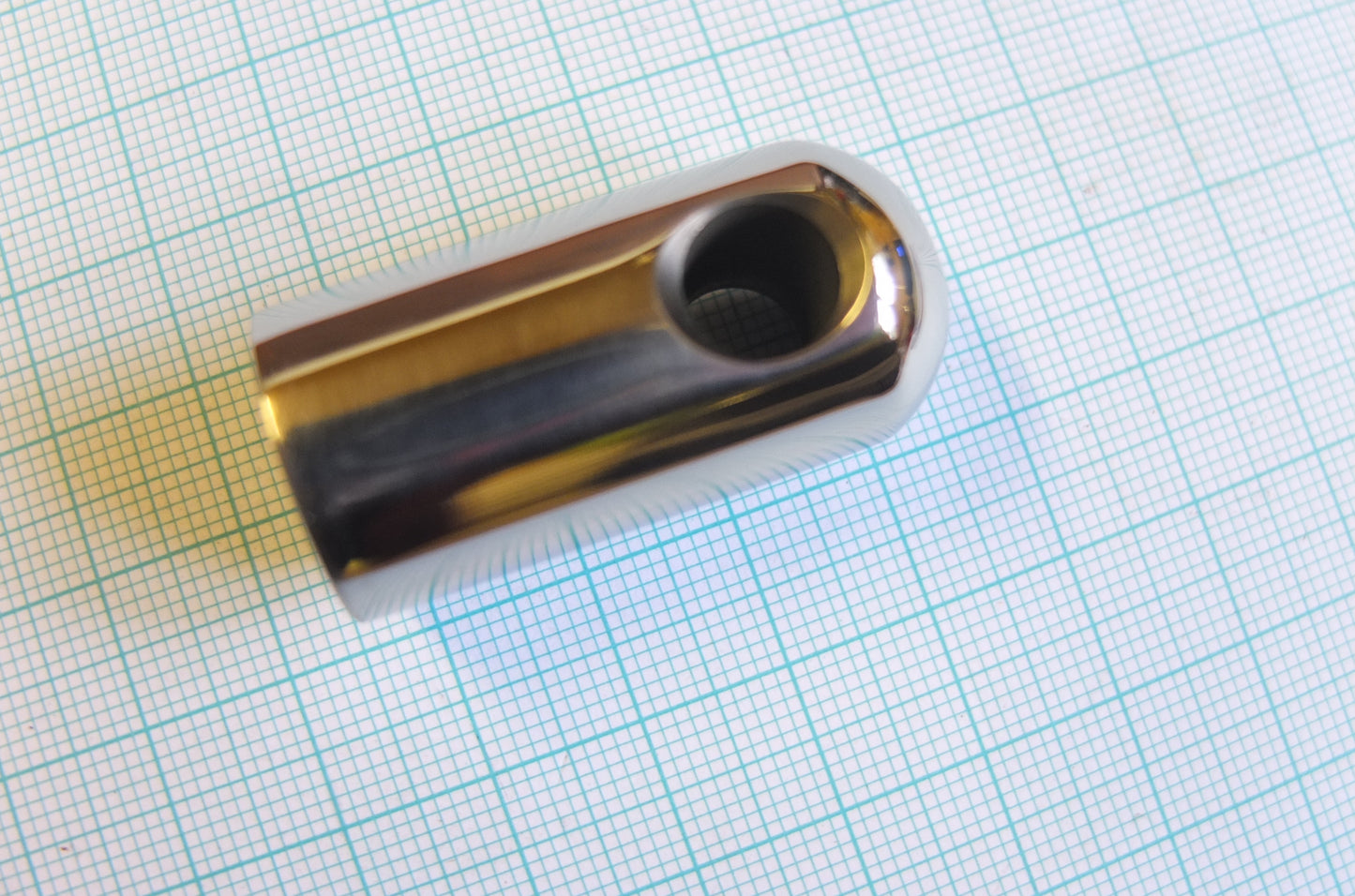 P4/069 Frame thro' bolt-eyed Nut
