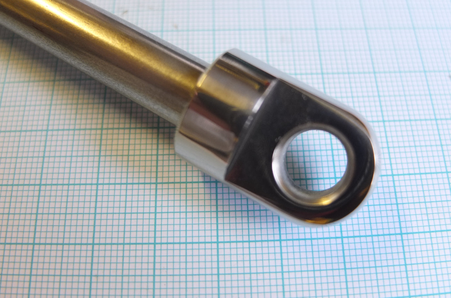 P4/098 Frame through bolt