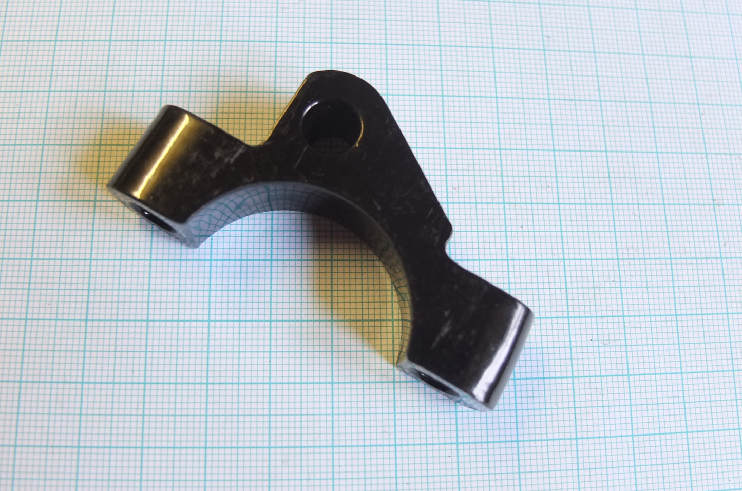 P4/079 Top Mounting Bracket -offside
