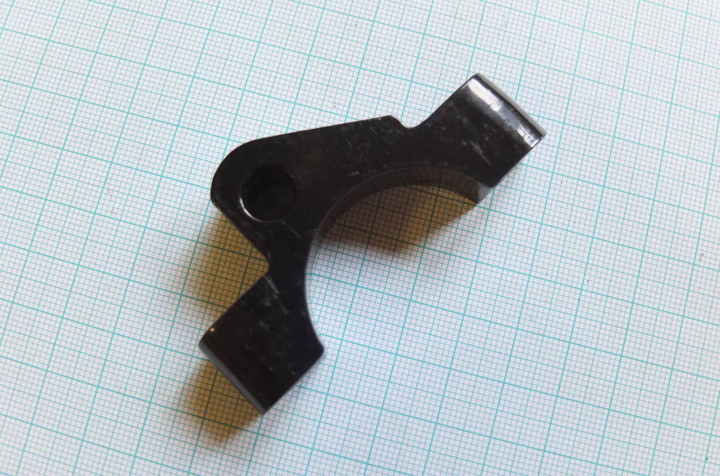 P4/079 Top Mounting Bracket -offside