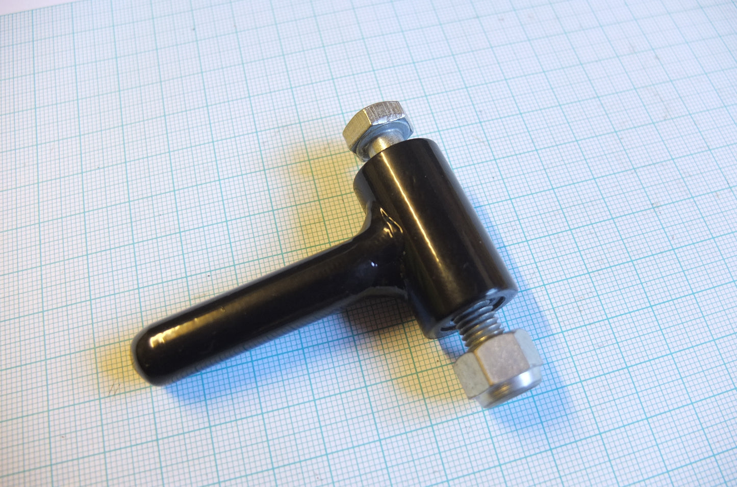 P4/110 Seat spigot (with bolt & bush)