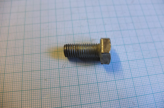 P4/136 Lower Engine Mounting Plate Bolt