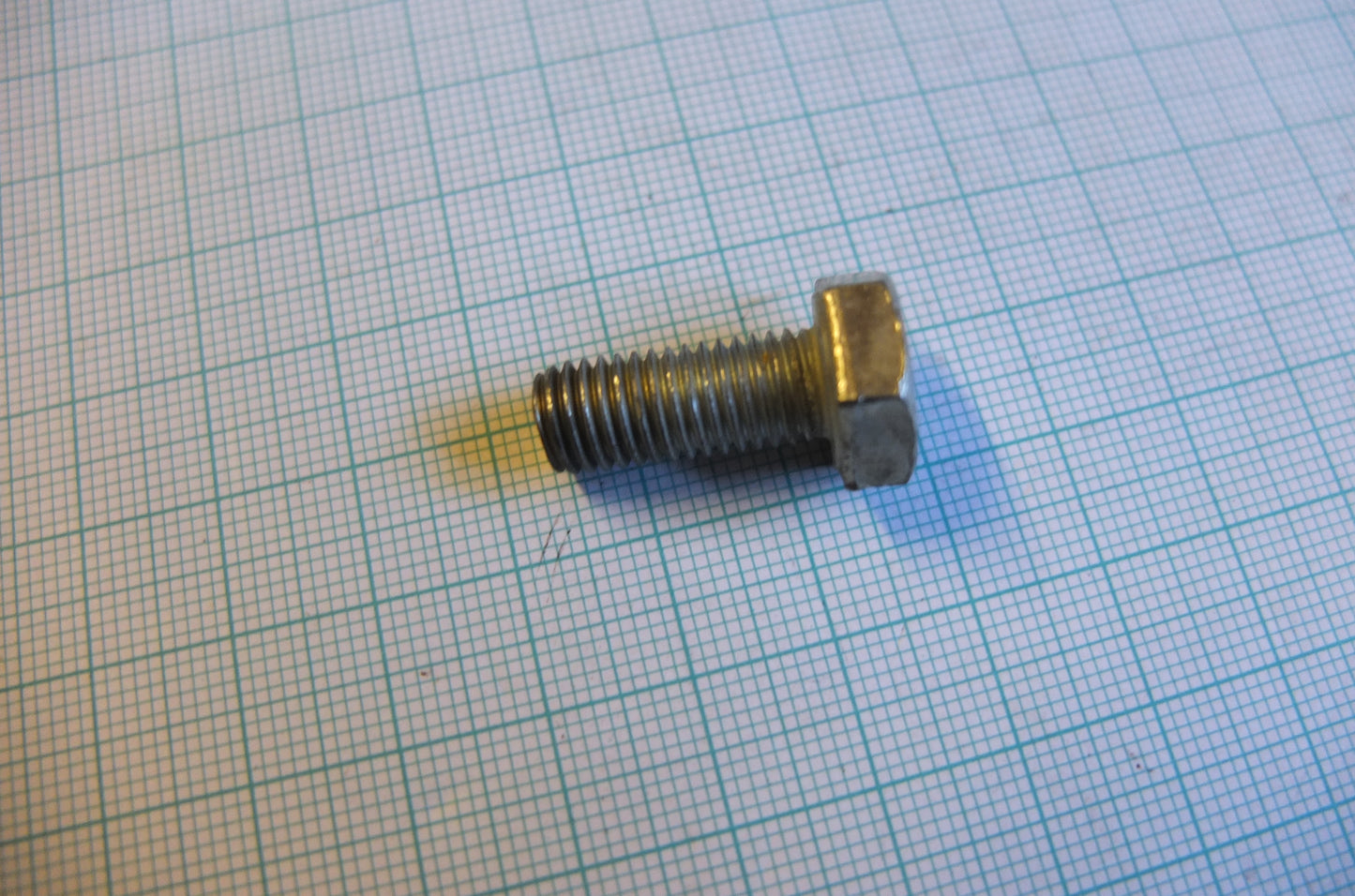 P4/136 Lower Engine Mounting Plate Bolt