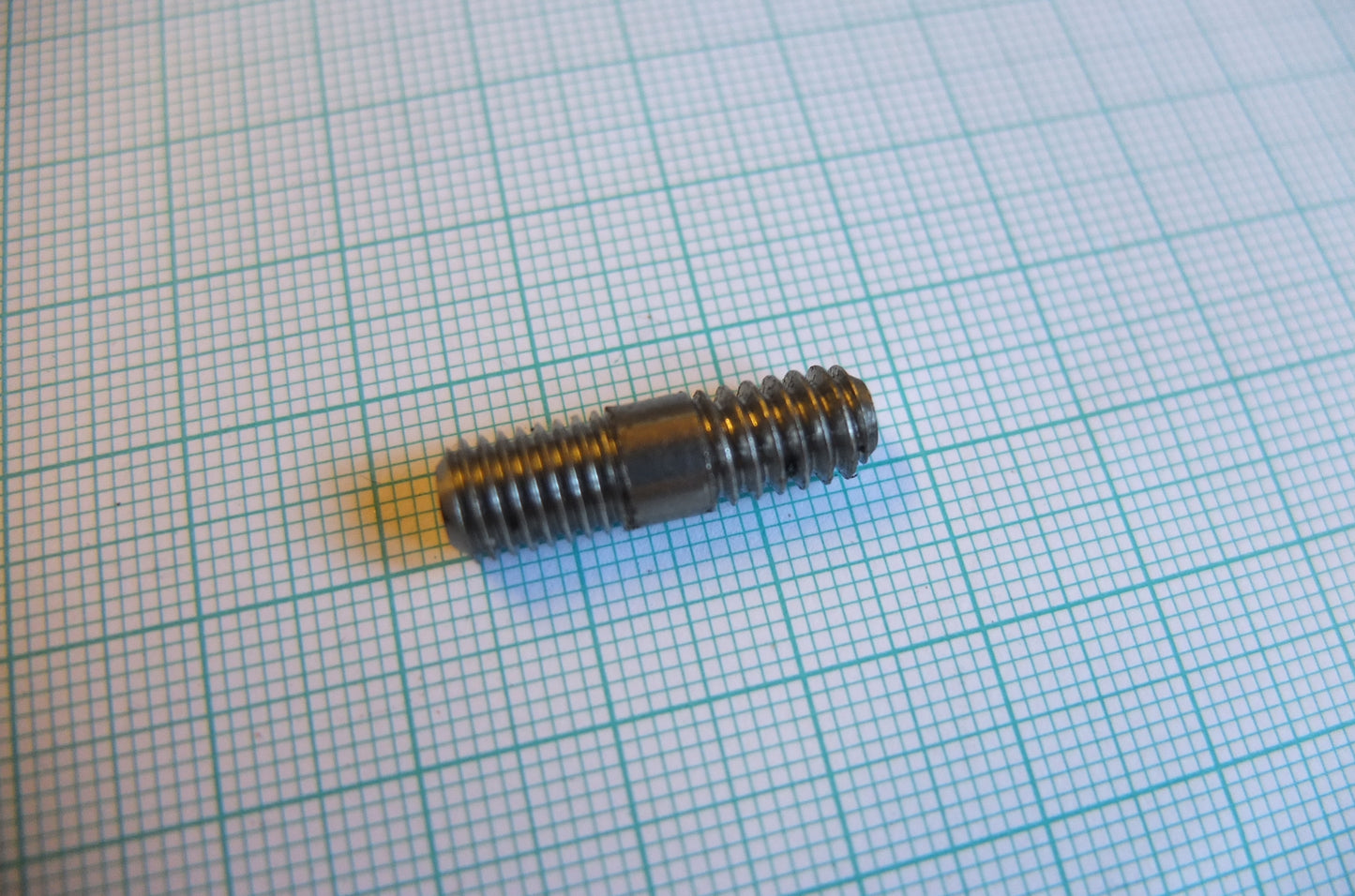 P8/088 Side Plate Stud