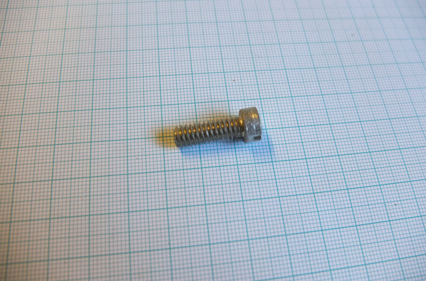 P8/053 Filler Cover Screw