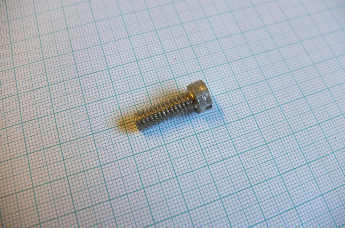 P8/053 Filler Cover Screw