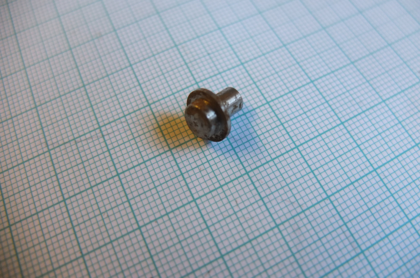 P11/041 Distributor weight pins (pair)