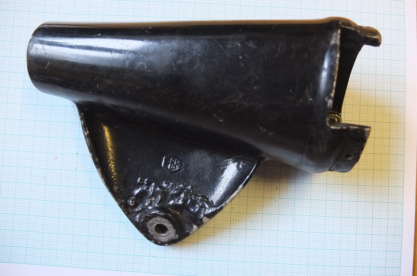 P5/034 Lamp Bracket - offside