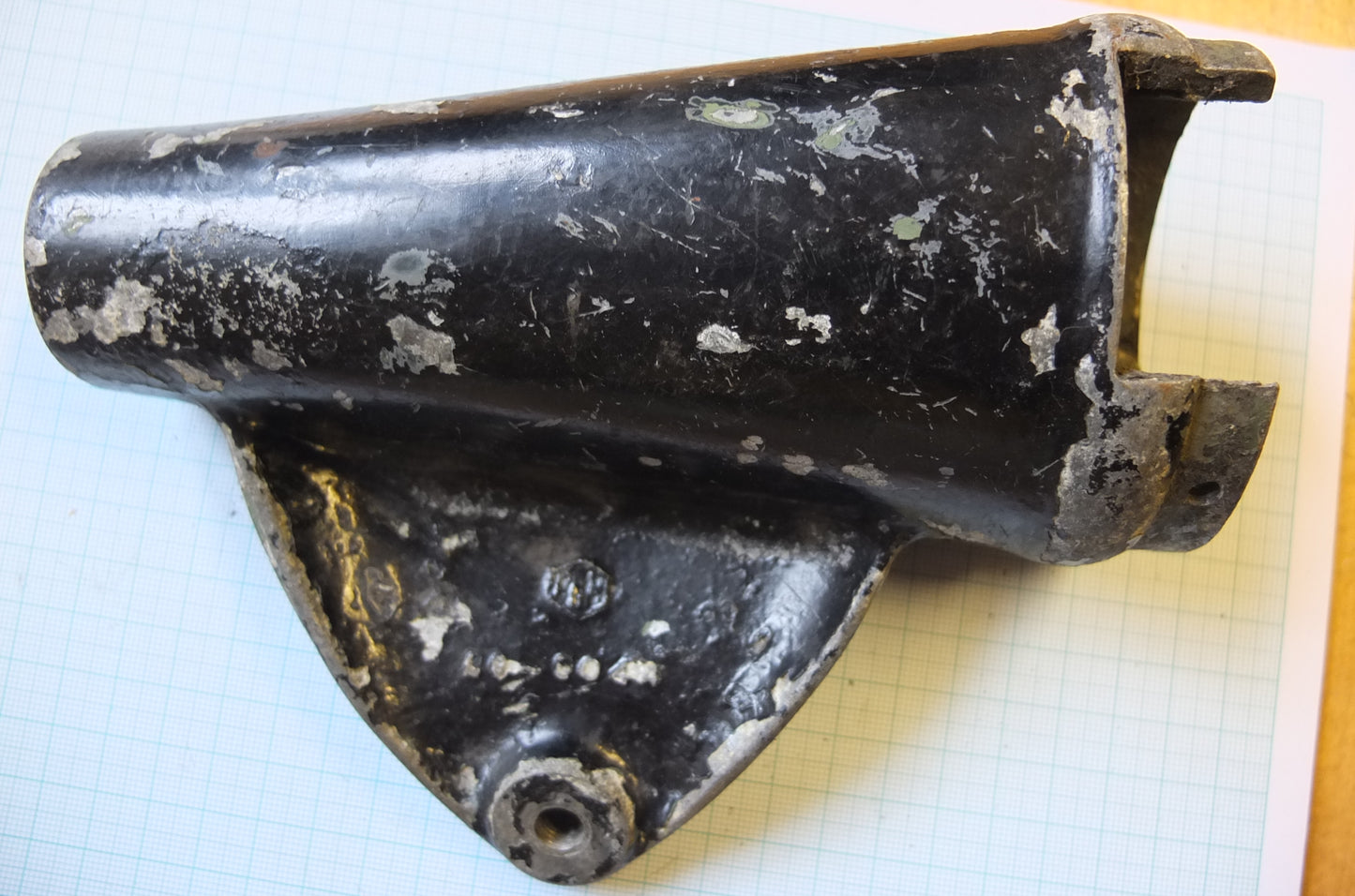 P5/034 Lamp Bracket - offside