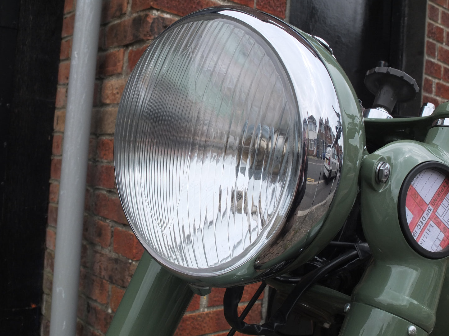 P5/060C Headlamp Glass and reflector unit 8" pattern