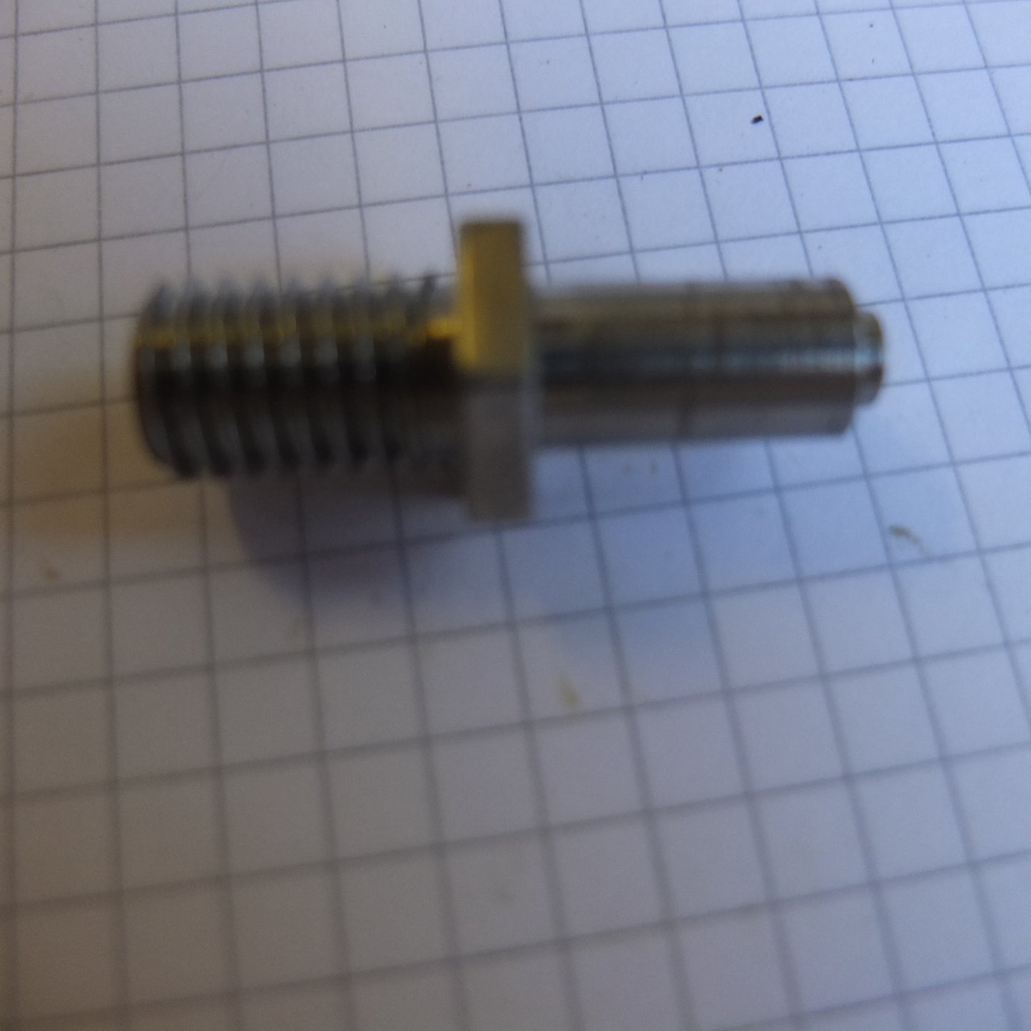 P1/107 Chain tensioner blade pivot