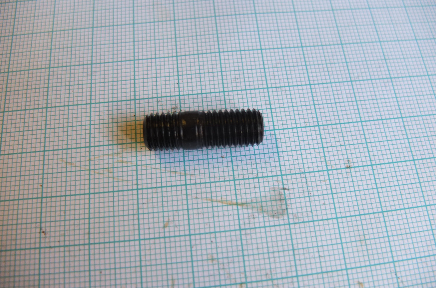 P1/178 Oil pump stud