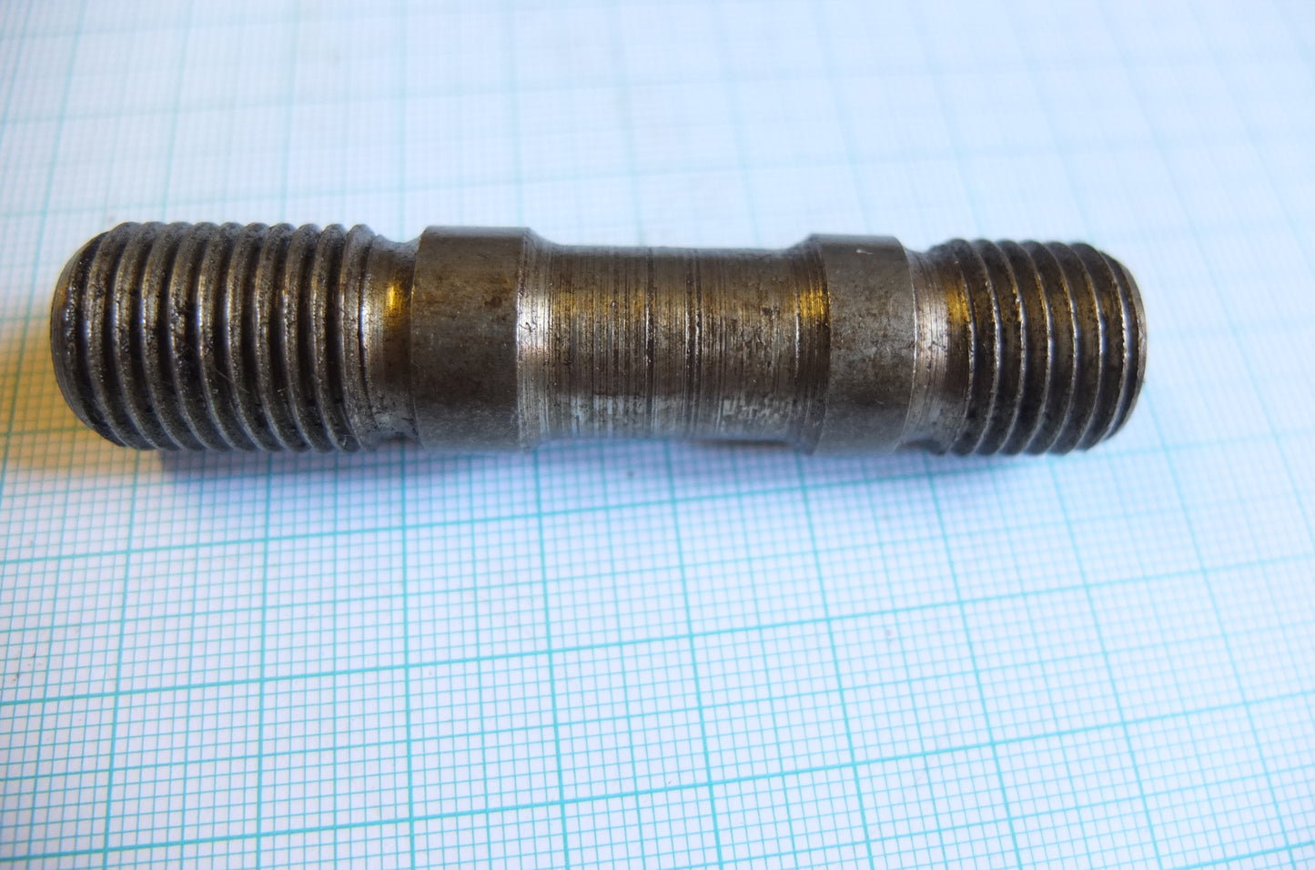 P1/197 Crankshaft stud
