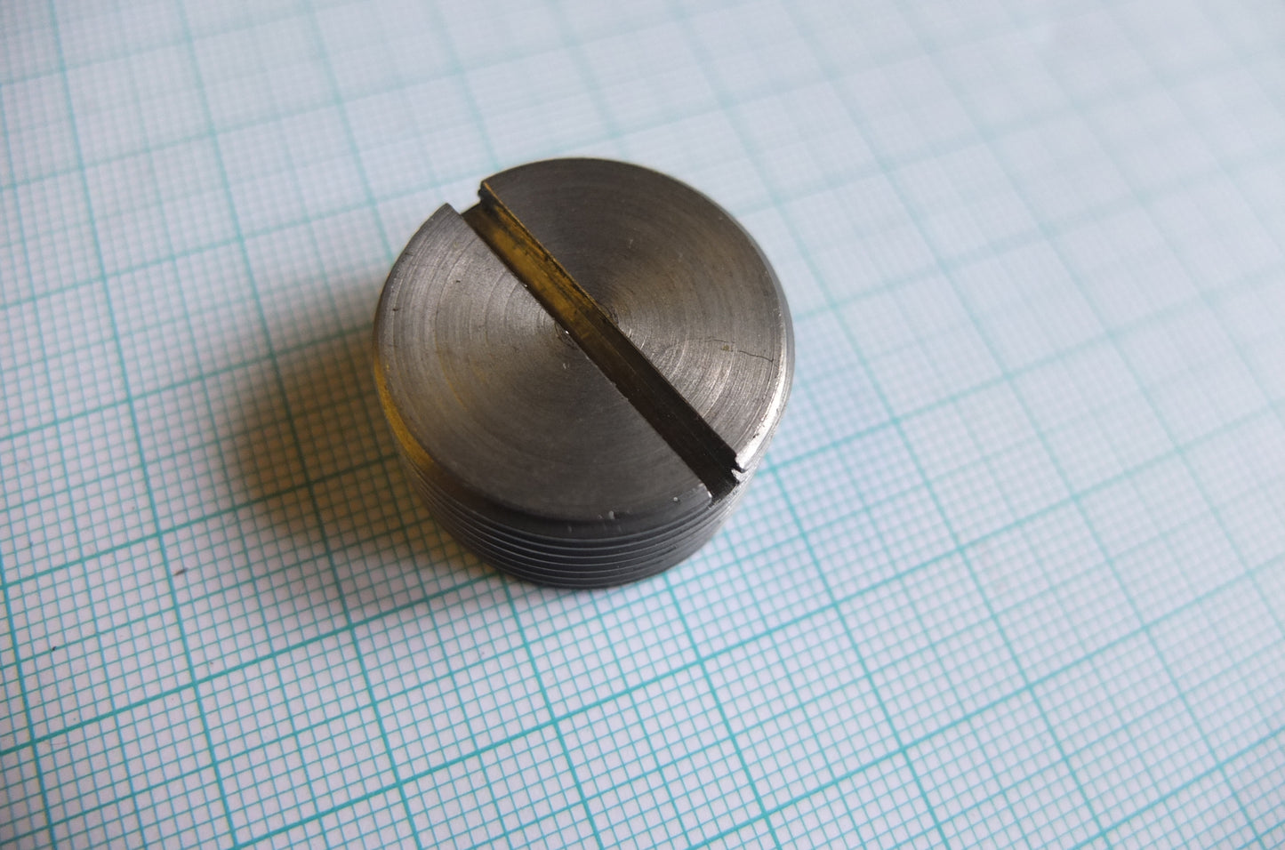 P1/202A Crankshaft front threaded plug