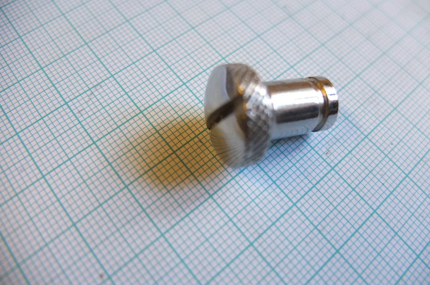 P3/020A Toolbox Lid Screw (chrome)