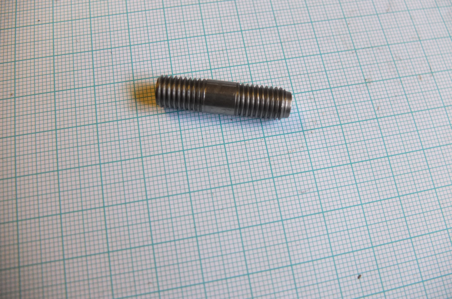 P3/025 S8 Saddle Support Stud