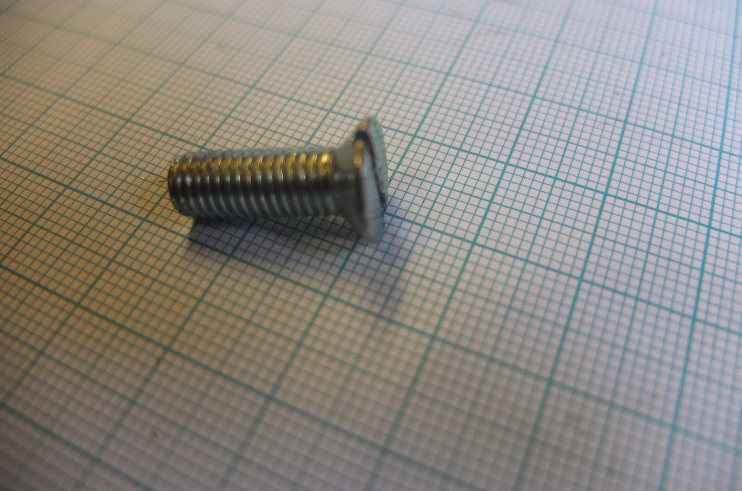 P3/038 Battery Carrier Fixing Screw