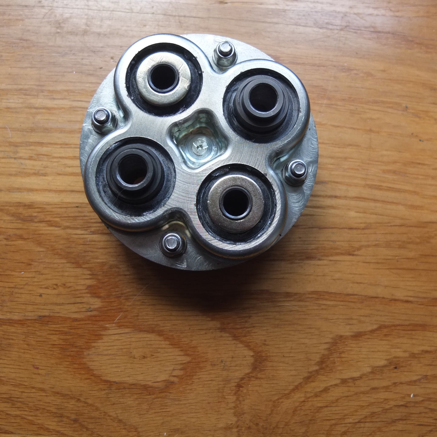P8/029 Front U/J-replace insert bush