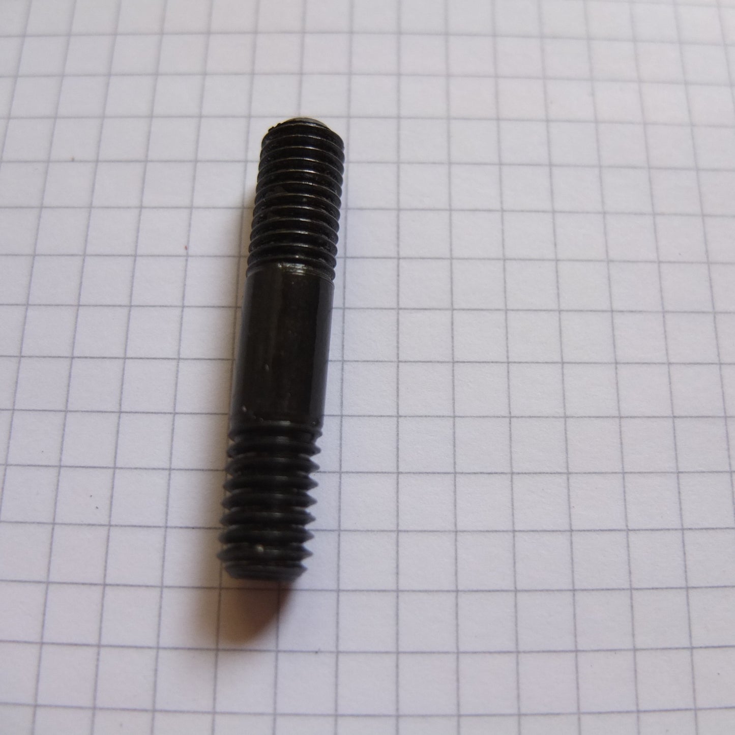 P1/080 Head stud outside centre rear