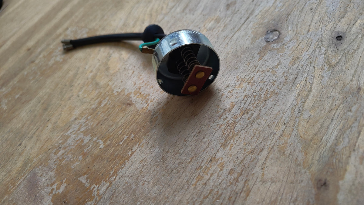 P6/055 Pre-focus Headlamp Bulb Holder