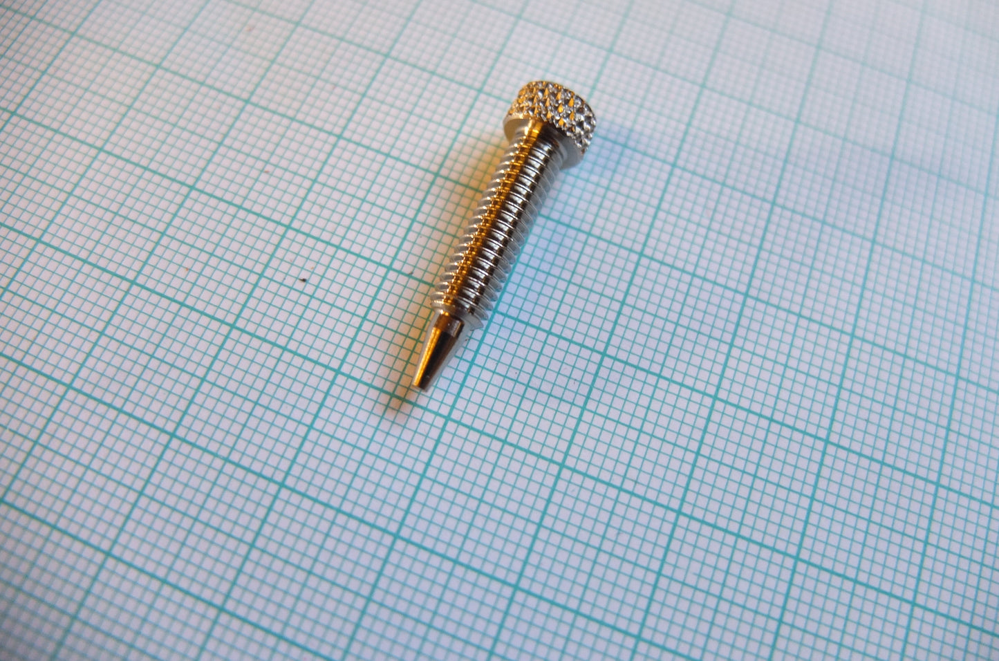 P11/056 Pilot screw