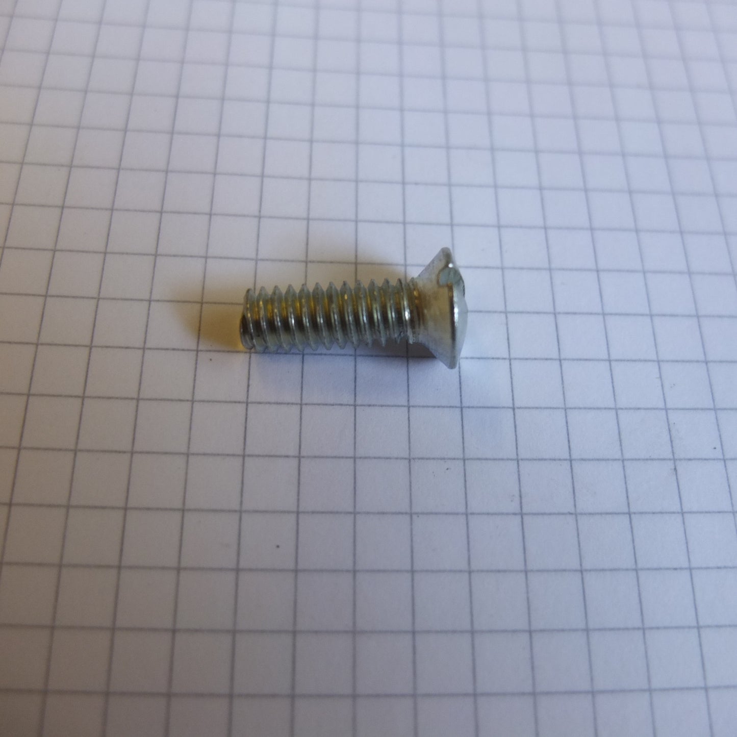 P1/011 Breather cover screw